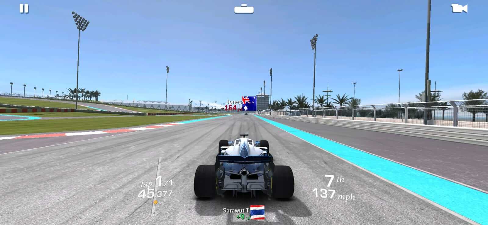 Real Racing 3 screenshot 1
